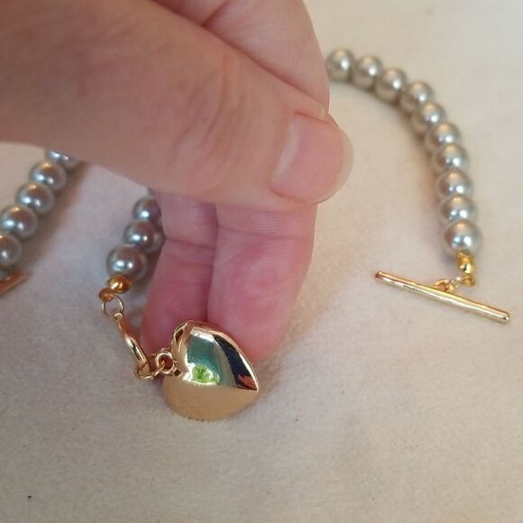 Pearl necklace and bracelet gray with gold heart pendant - Picture 9 of 9